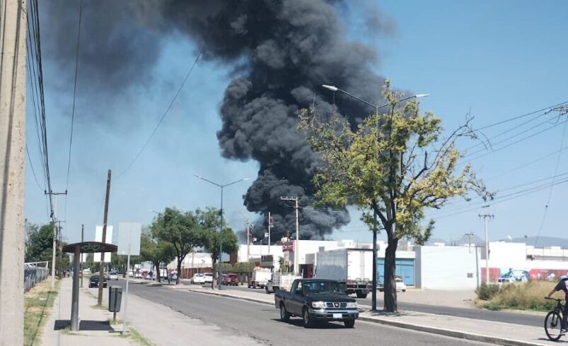 Incendio en fábrica